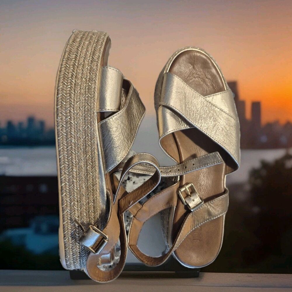 INUOVO Gold Metallic Leather Criss-Cross Platform Wedge Sandals EU 39 US 8.5